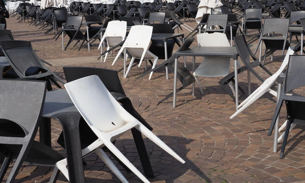4 Common Mistakes to Avoid When Renting Event Furniture